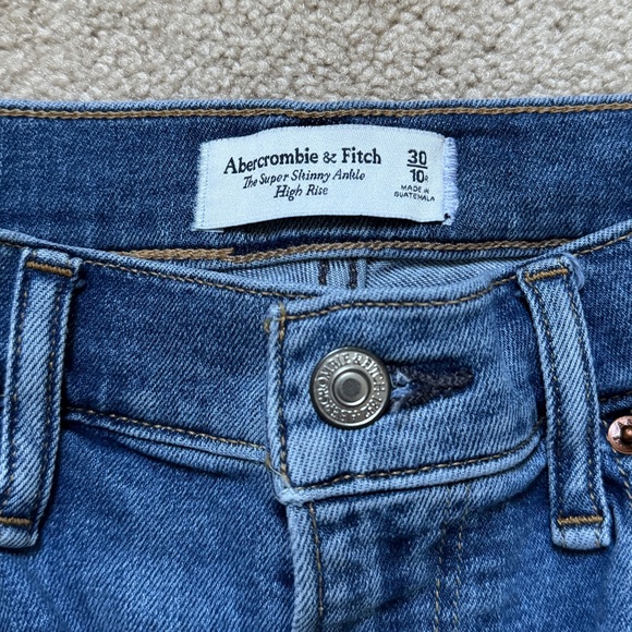 Abercrombie & Fitch The Super Skinny Ankle High Rise Jean Size 30 / 10 - Picture 4 of 8